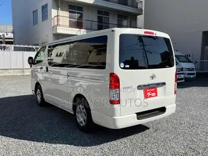 Toyota HiAce 2022 White