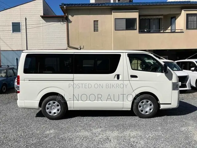Toyota HiAce 2022 White