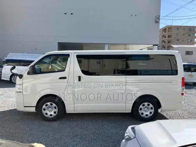 Toyota HiAce 2022 White