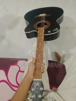 সিগনেচার অ্যাকোস্টিক গিটার