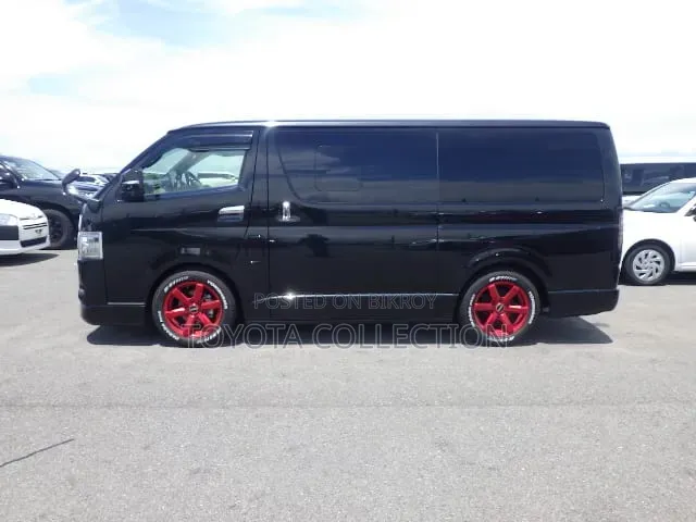 Toyota HiAce 2021 Black