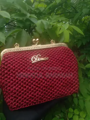 Crochet Classic Kiss Lock Bag