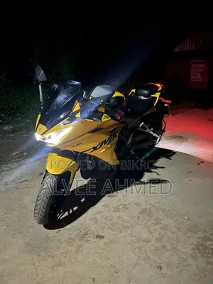 হিরো কারিজমা এক্সএমআর ২১ও ২০২৪ হলুদ