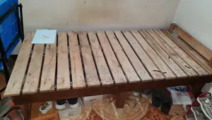 মজবুত সিঙ্গেল খাট।