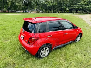 Toyota IST 2004 Red