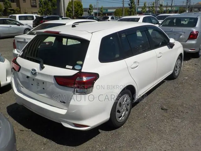 টয়োটা করোল্লা ফিল্ডার ১.৫ হাইব্রিড এফডব্লিউডি ২০২১ সাদা