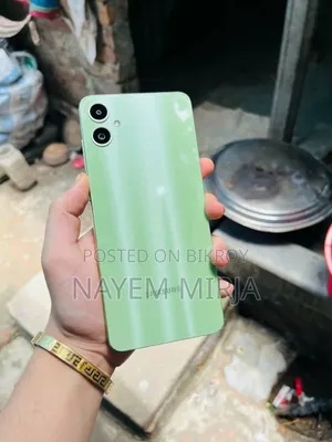 New Samsung Galaxy A05 64 GB Green