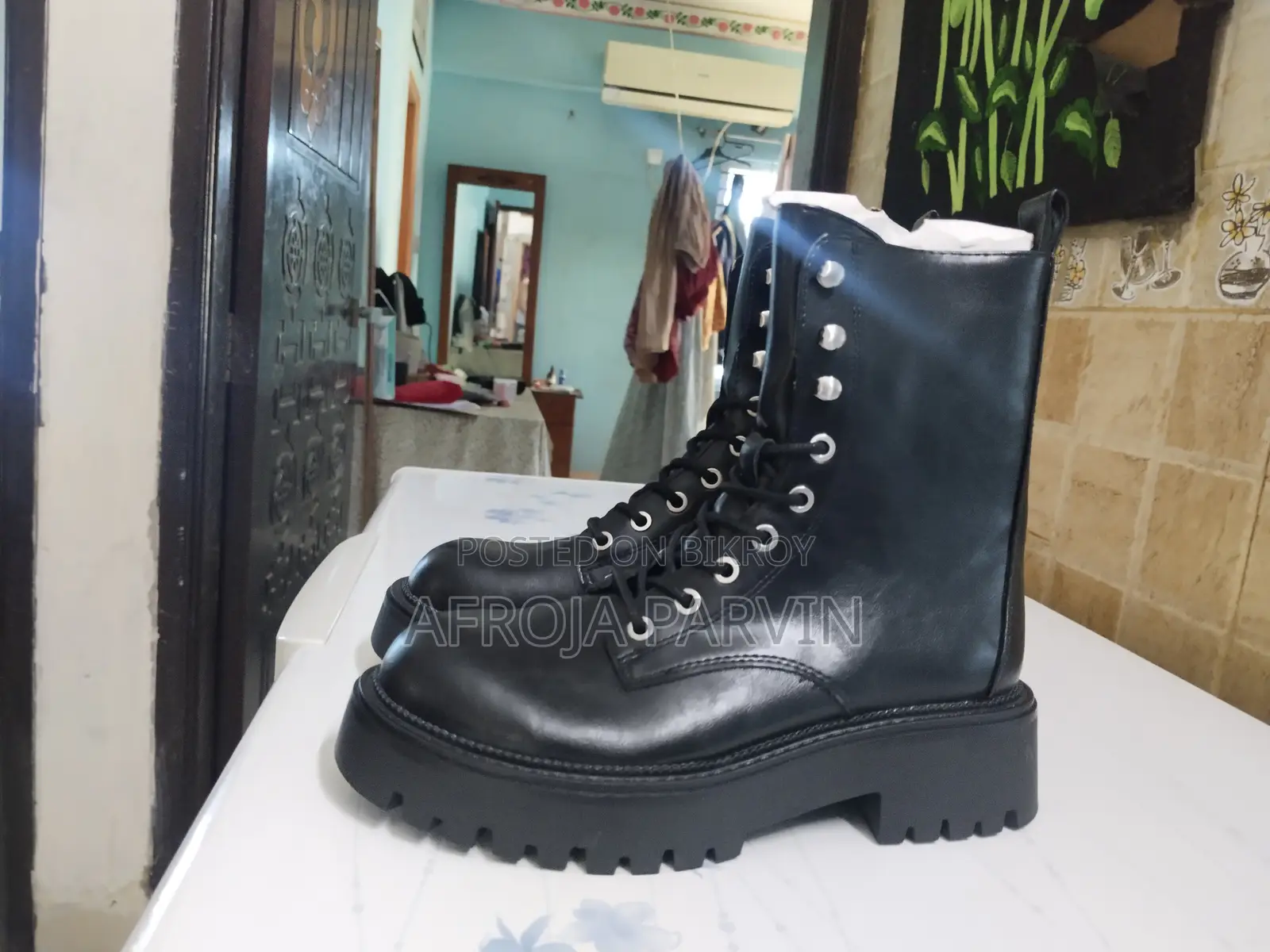 পুল অ্যান্ড বেয়ার জুতো
