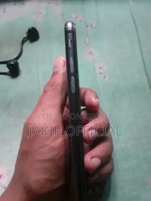 অ্যাপল আইফোন ৮ ৬৪ জিবি ব্ল্যাক