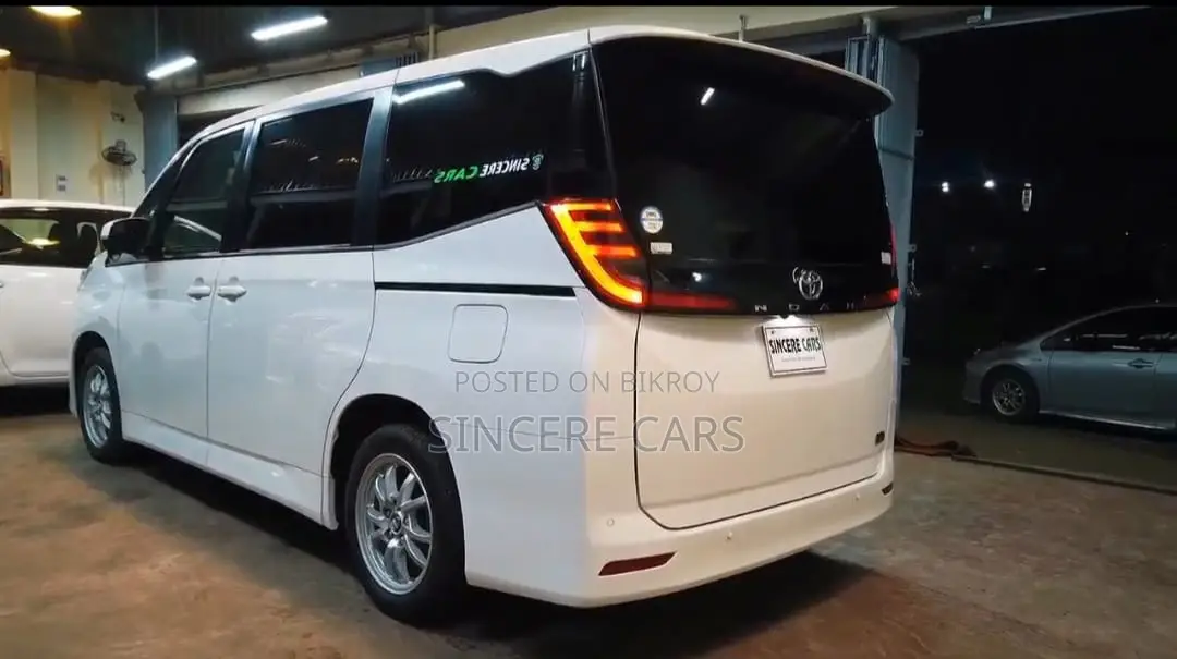 Toyota Noah 2022 Pearl