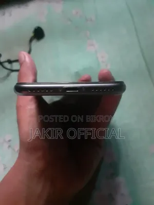 অ্যাপল আইফোন ৮ ৬৪ জিবি ব্ল্যাক