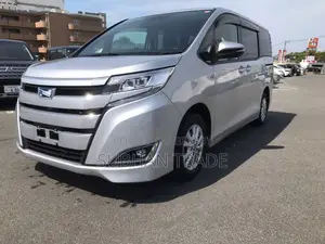 Toyota Noah 1.8 FWD Hybrid (7 seater) 2021 Silver