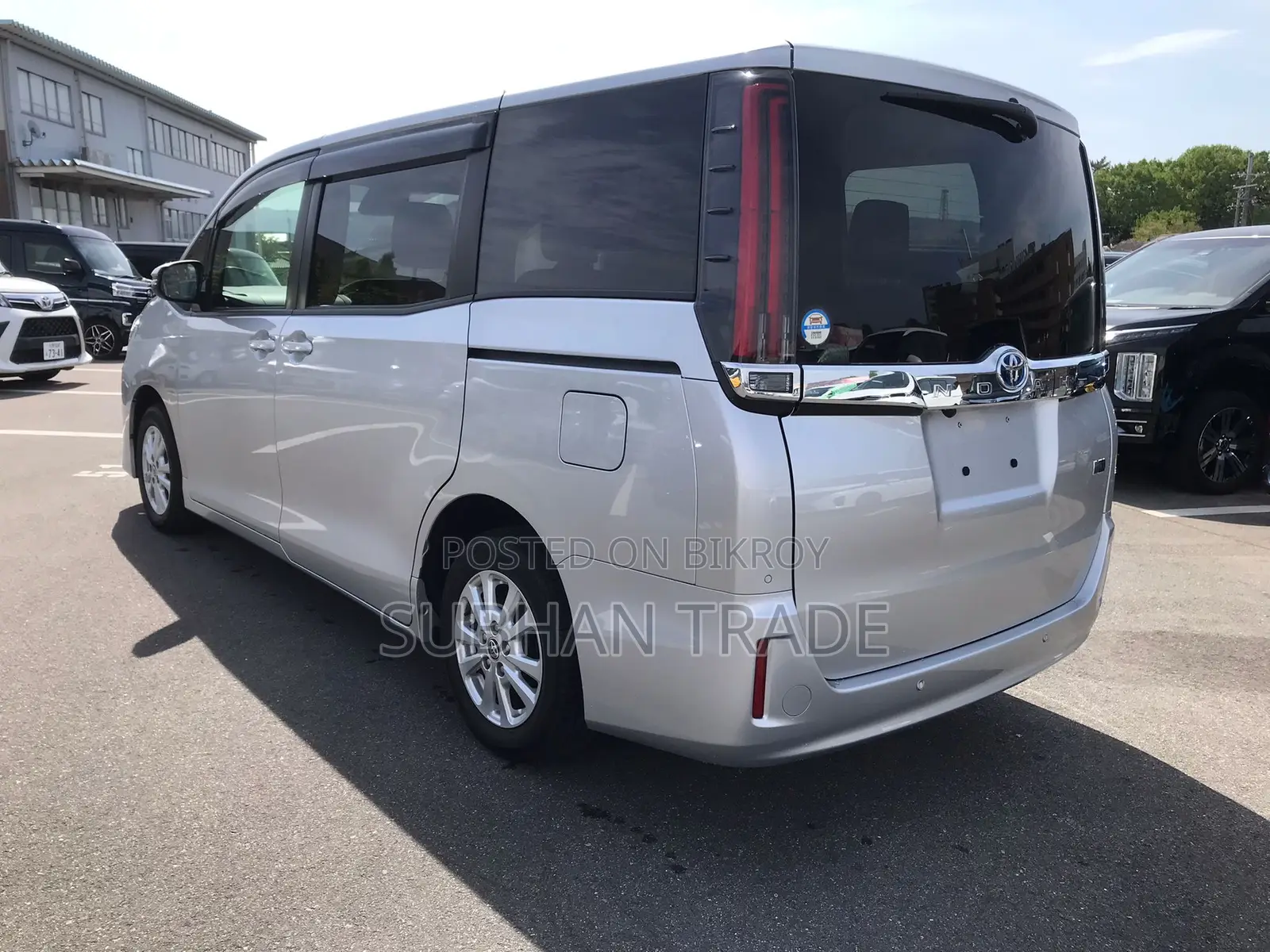 Toyota Noah 1.8 Front-Wheel Drive Hybrid (7 Seater) 2021 Silver
