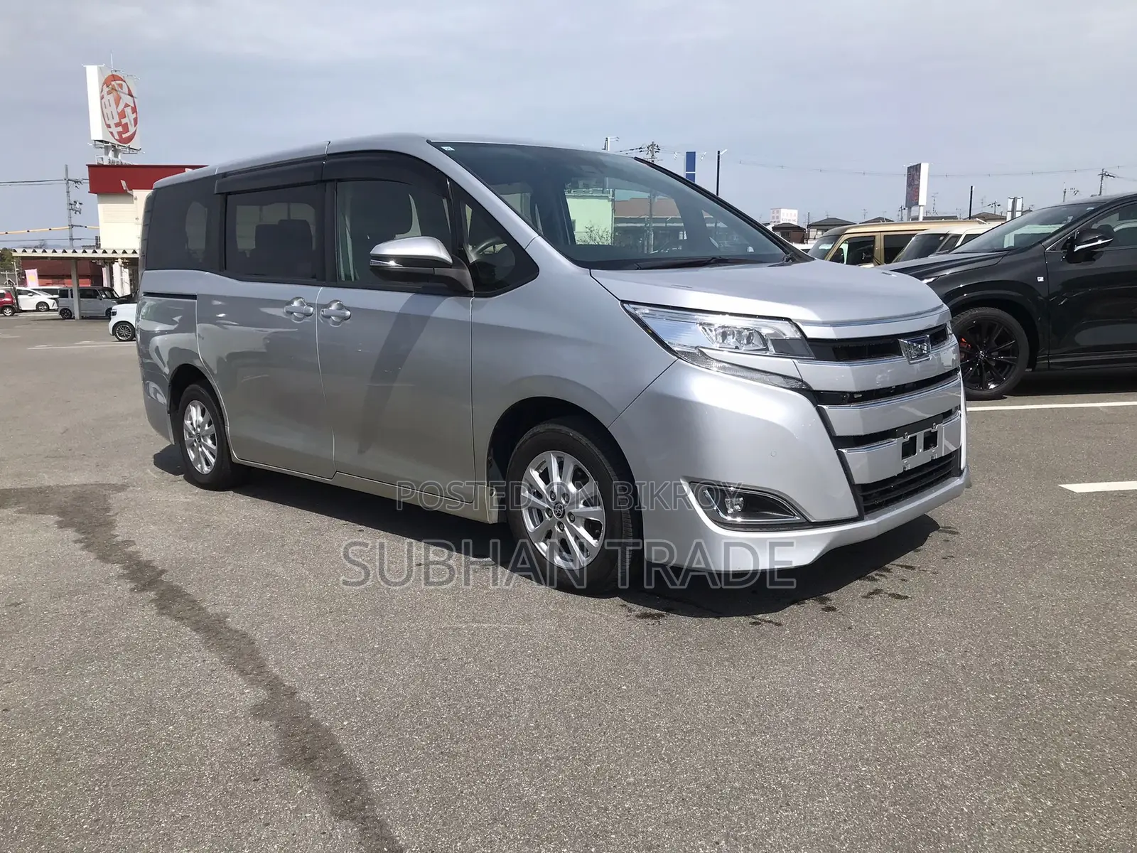 Toyota Noah 1.8 Front-Wheel Drive Hybrid (7 Seater) 2021 Silver