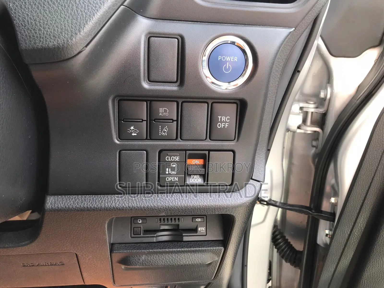 Toyota Noah 1.8 Front-Wheel Drive Hybrid (7 Seater) 2021 Silver