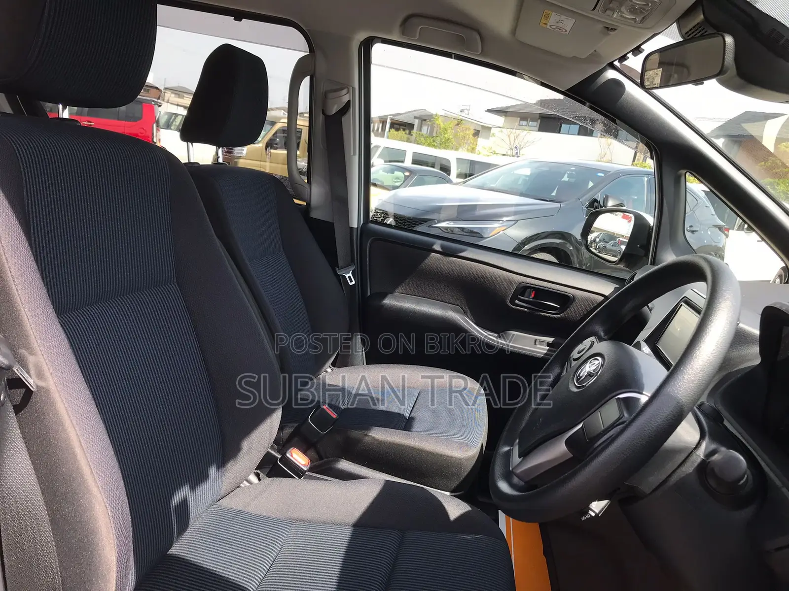 Toyota Noah 1.8 Front-Wheel Drive Hybrid (7 Seater) 2021 Silver