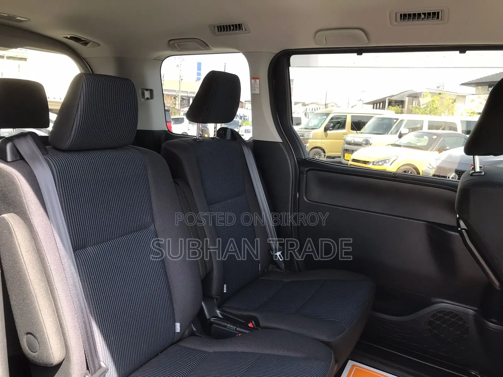 Toyota Noah 1.8 Front-Wheel Drive Hybrid (7 Seater) 2021 Silver