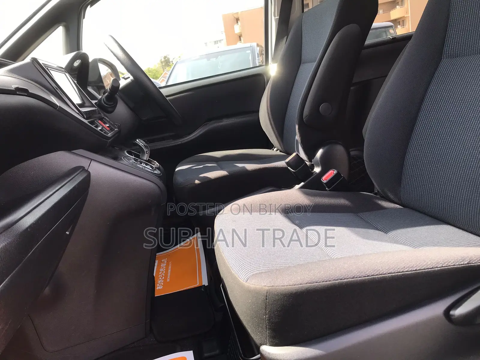Toyota Noah 1.8 Front-Wheel Drive Hybrid (7 Seater) 2021 Silver