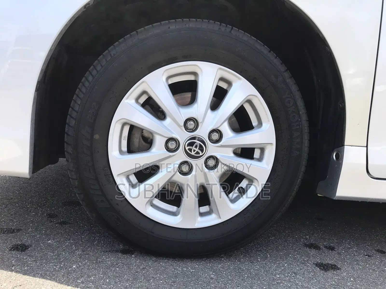 Toyota Noah 1.8 Front-Wheel Drive Hybrid (7 Seater) 2021 Silver