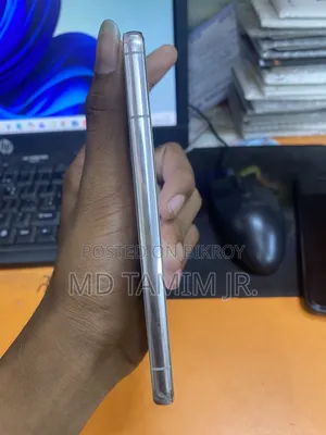 New Samsung Galaxy S22 5G 128 GB Silver