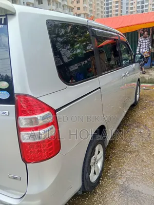 Toyota Noah 2012 Silver