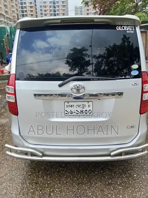 Toyota Noah 2012 Silver