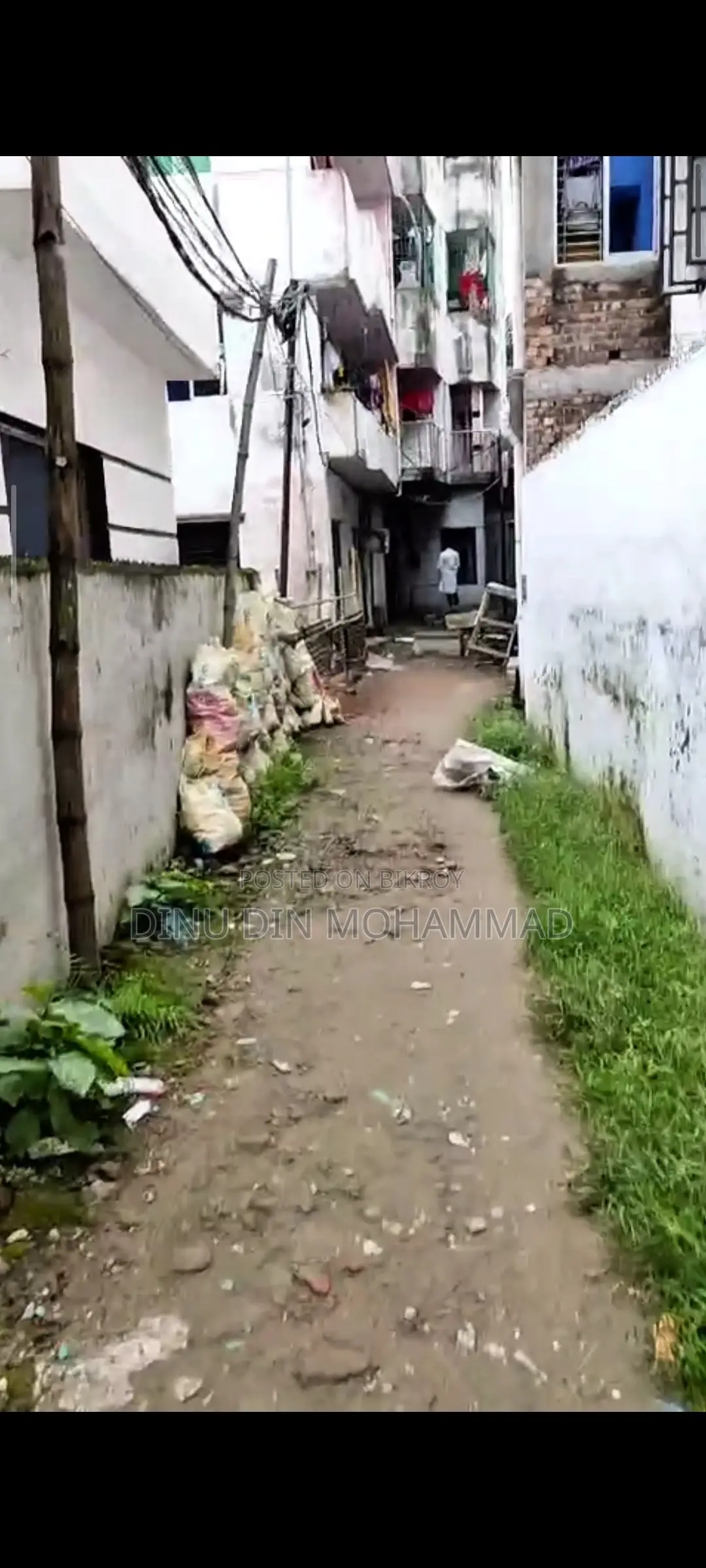 সোনাডাঙ্গা খোকন কমিশনারের গলির কালভাটের মোর থেকে সামান্য সামনে