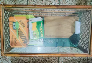 ব্যবহৃত বাঁশের সোফা সেট ১-সিটার টি টেবিল সহ বিক্রির জন্য