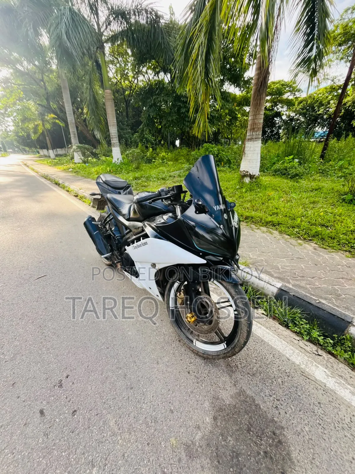 ইয়ামাহা ২০১৬ কালো