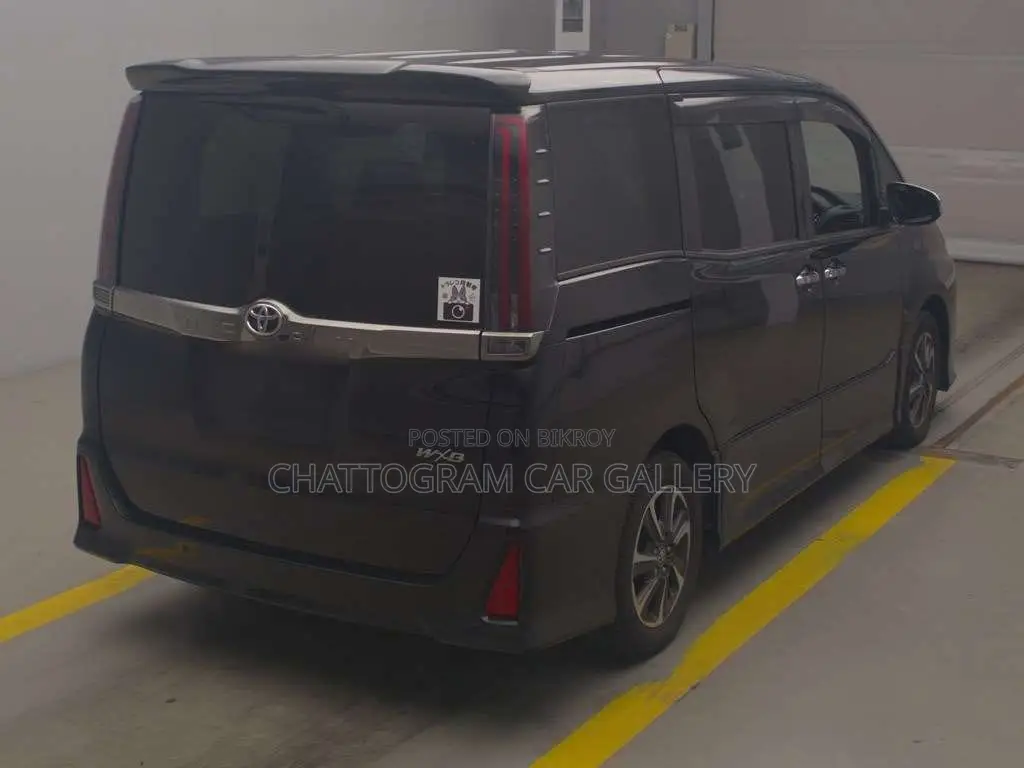 Toyota Noah 2021 Black