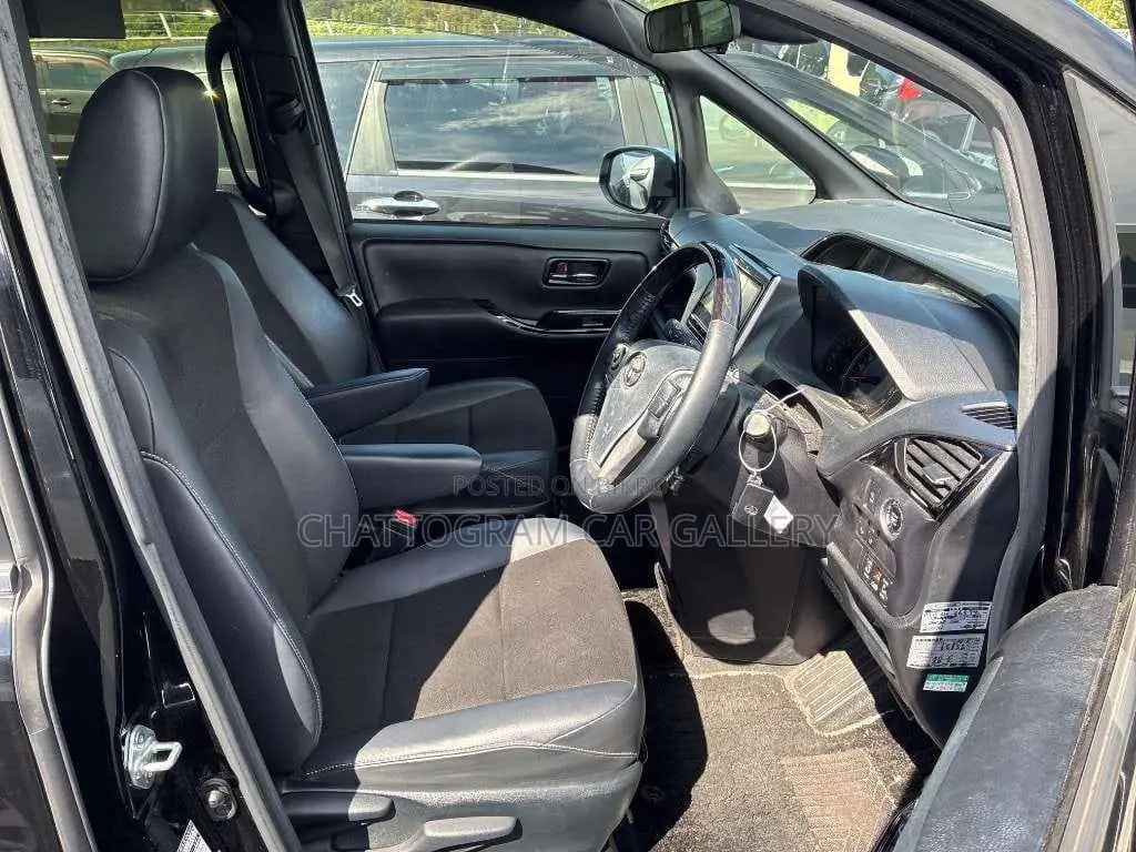 Toyota Noah 2021 Black
