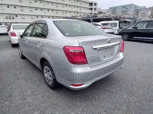 টয়োটা এক্সিও ২০২১ সিলভার