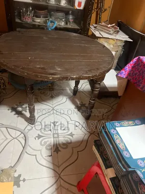ডাইনিং টেবিল