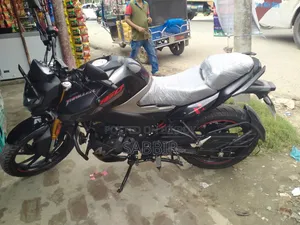 Hero Thriller 160R 4V 2025 Black