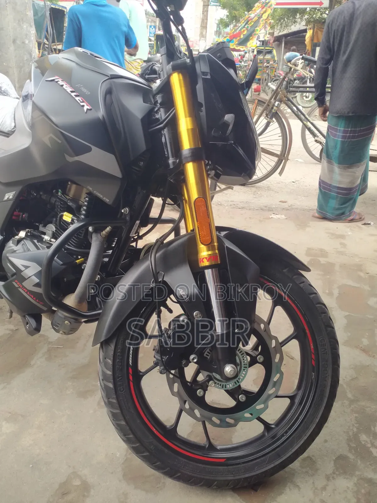 Hero Thriller 160R 4V 2025 Black
