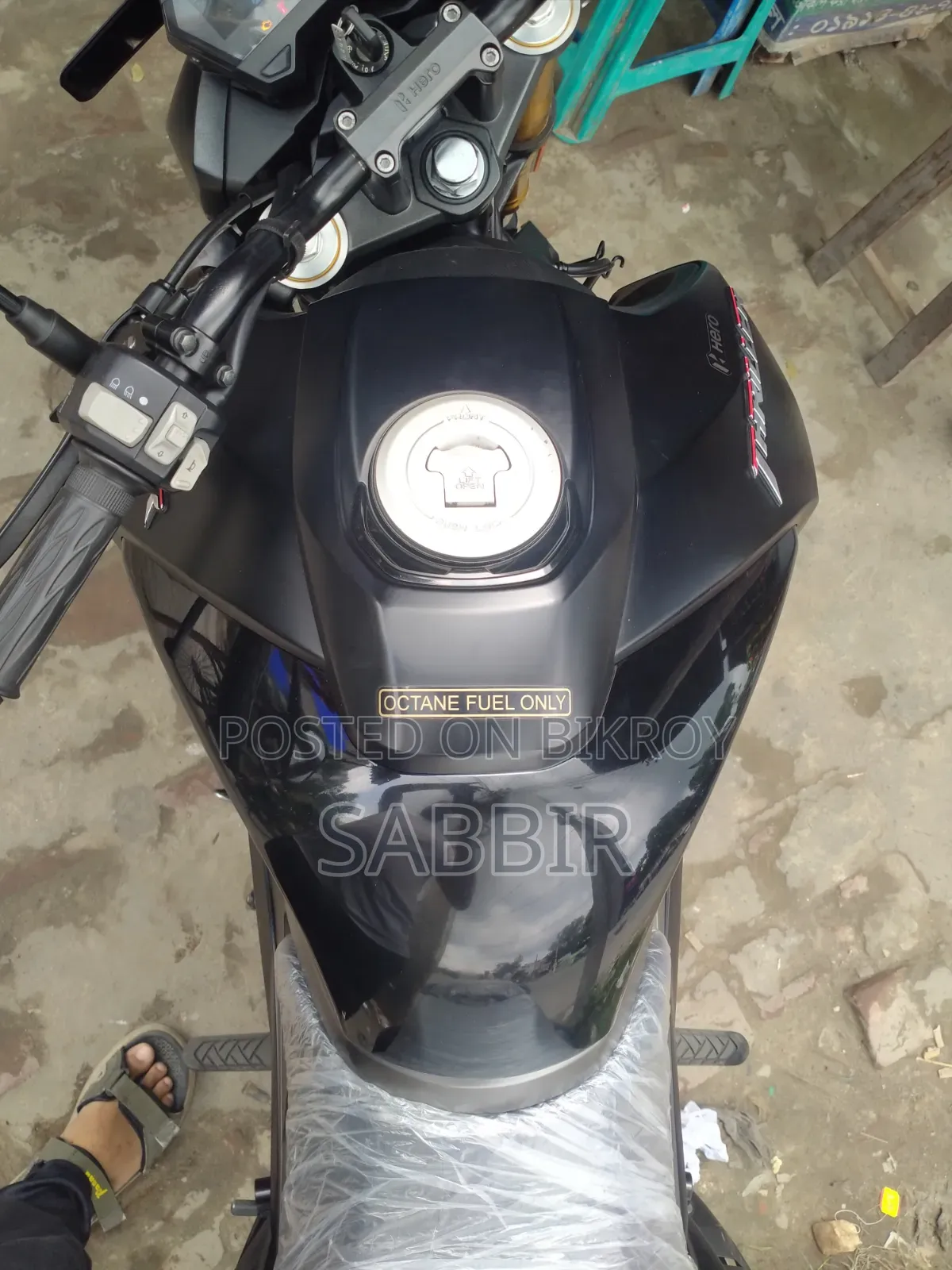 Hero Thriller 160R 4V 2025 Black