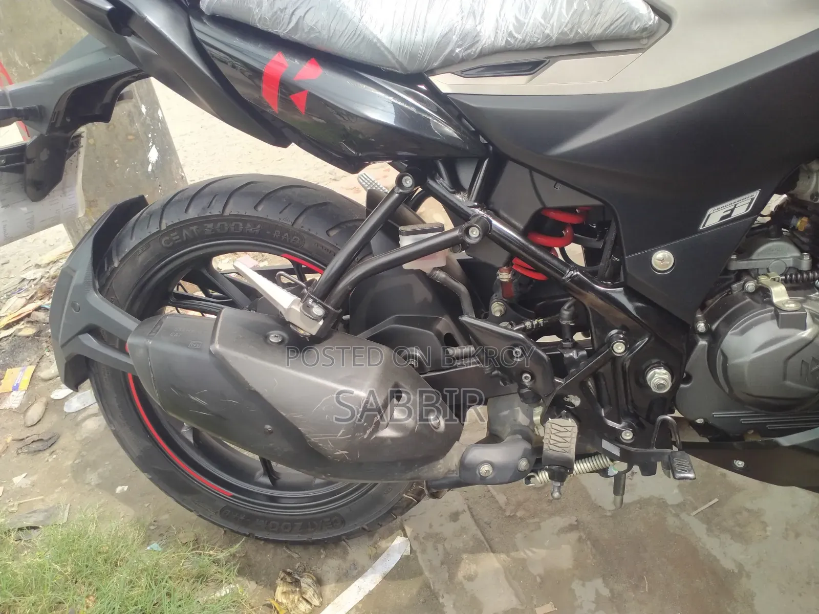 Hero Thriller 160R 4V 2025 Black