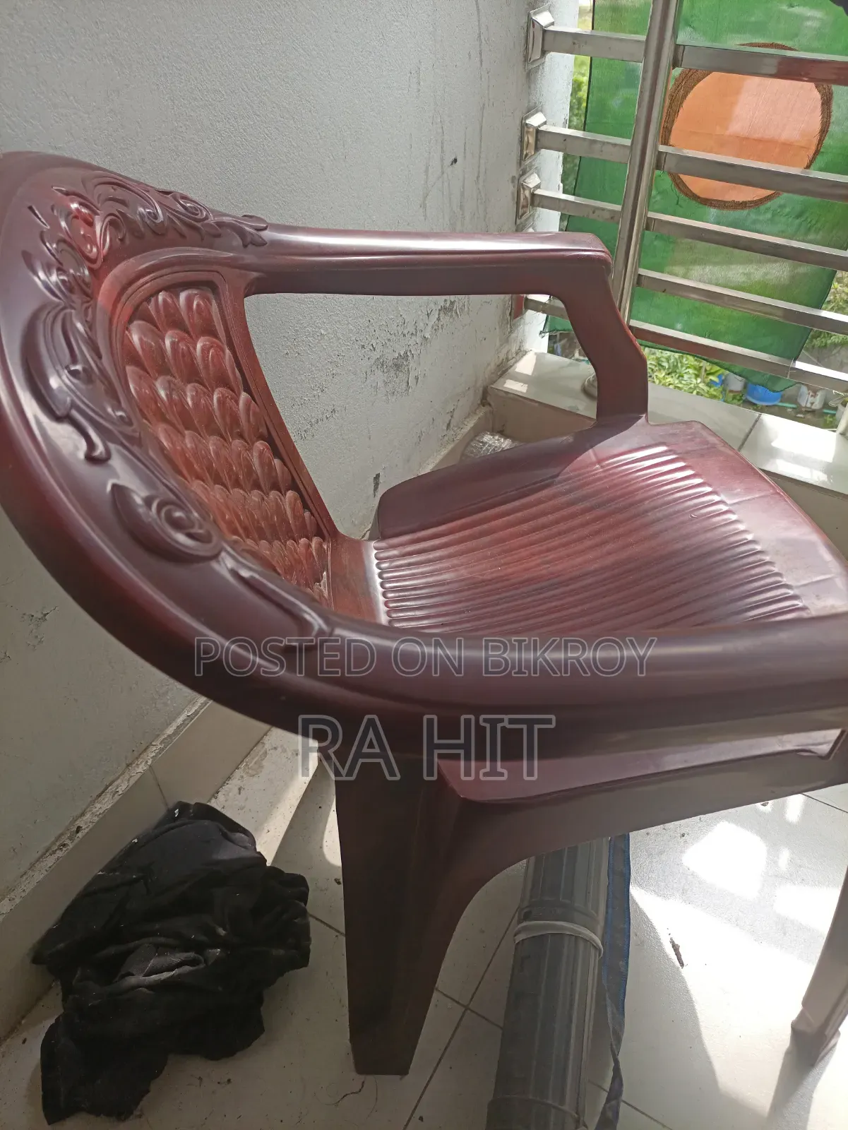 প্লাস্টিকের চেয়ার