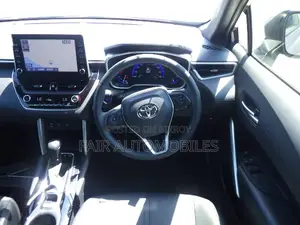Toyota Corolla Cross 2022 Brown