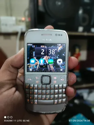 Nokia E6 Silver