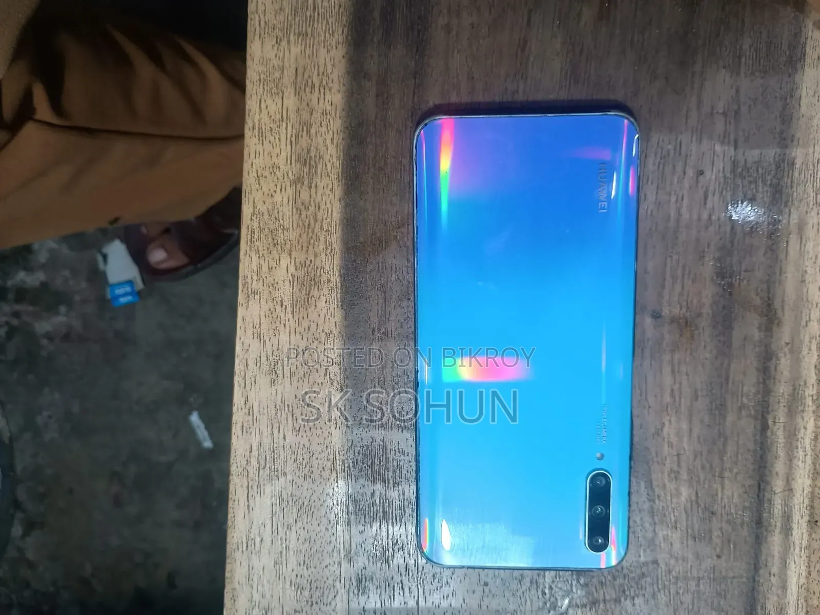 হুয়াওয়ে ১২৮ জিবি