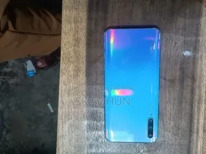 হুয়াওয়ে ১২৮ জিবি