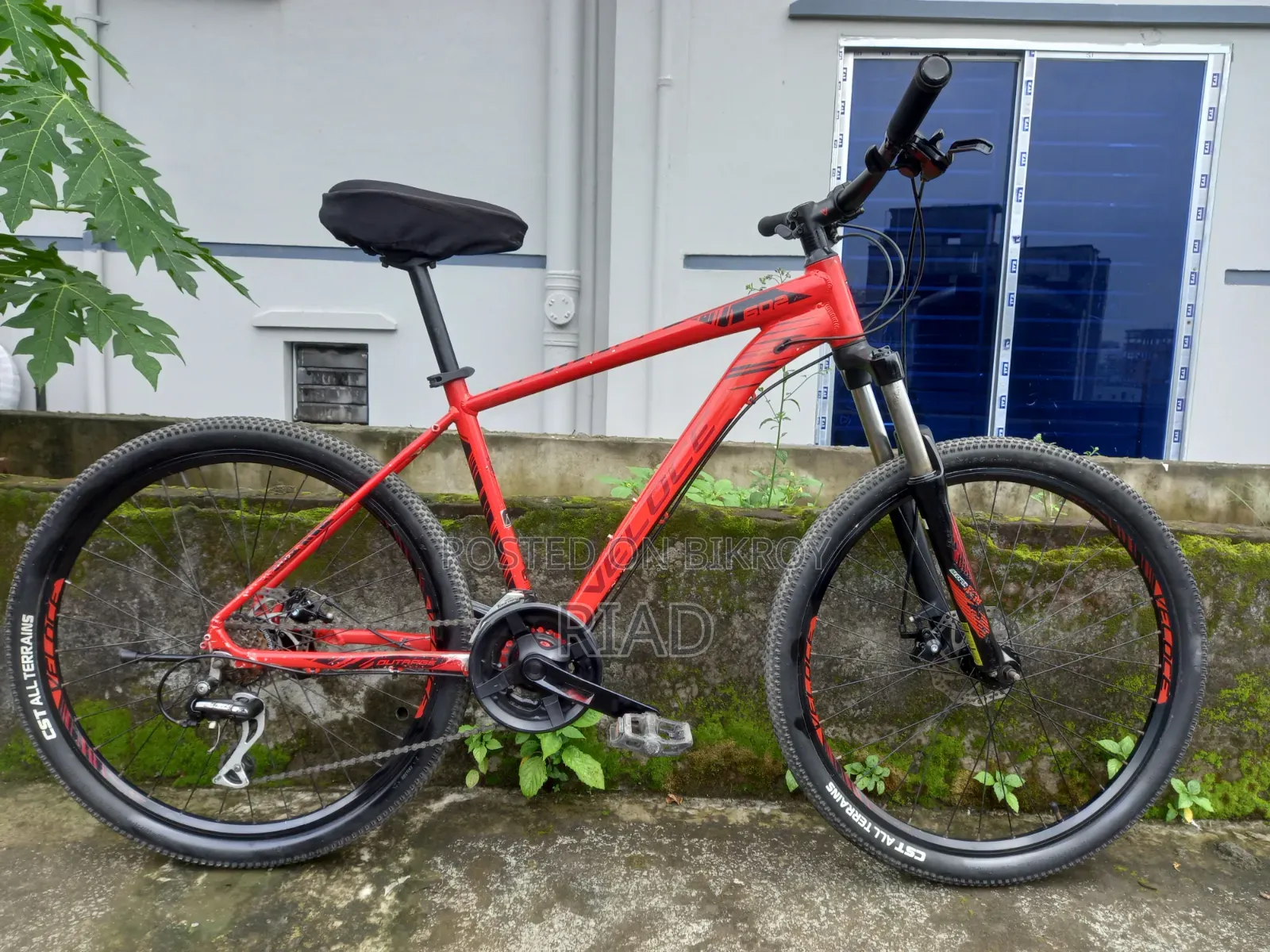 Veloce Outrage 602 Red
