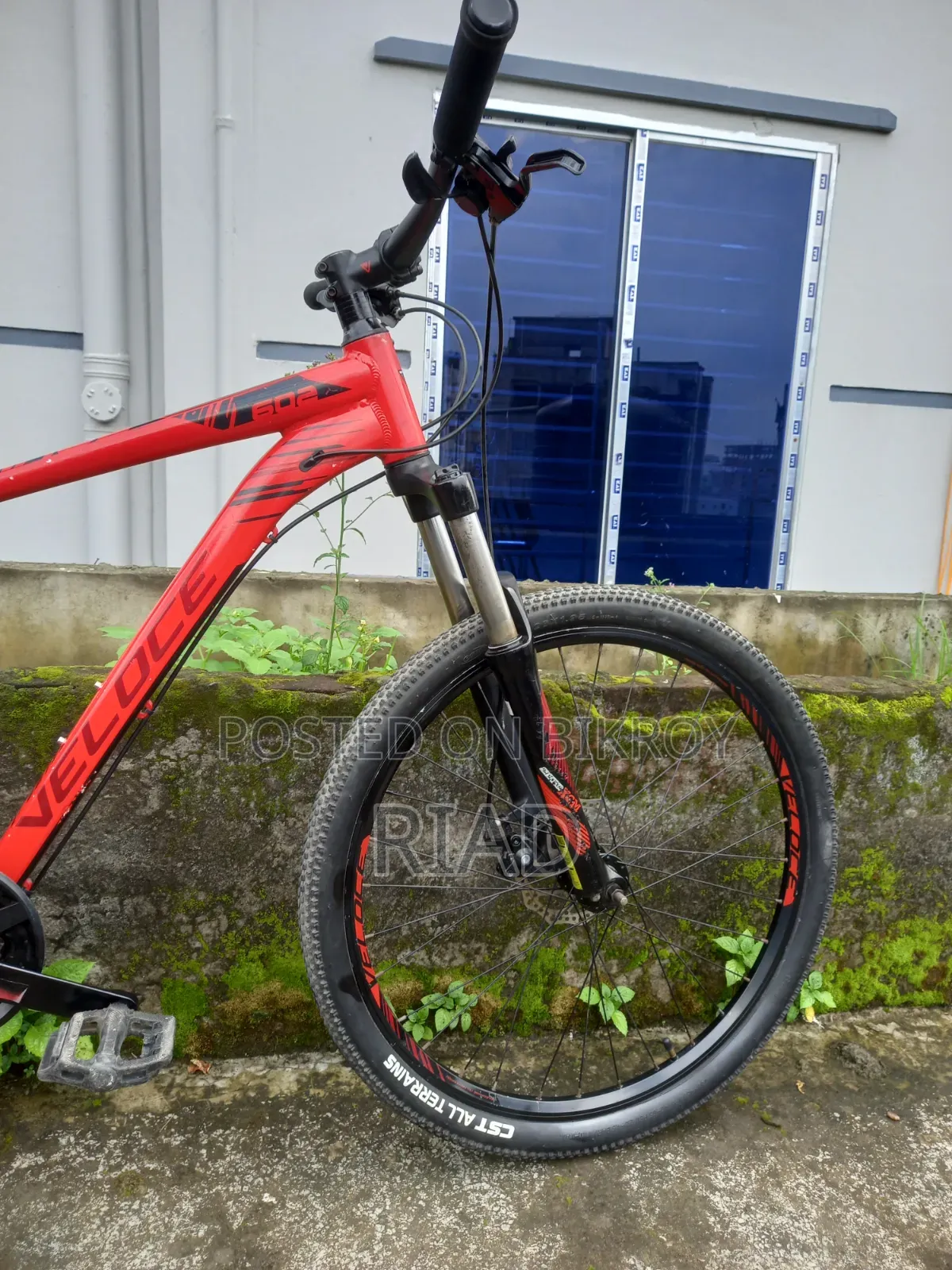 Veloce Outrage 602 Red