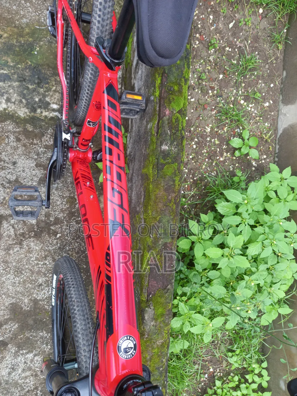 Veloce Outrage 602 Red