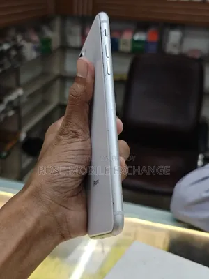 Apple iPhone 8 Plus 64 GB White
