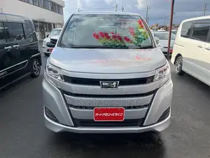 Toyota Noah 2.0 Front-Wheel Drive (8 Seater) 2021 Silver