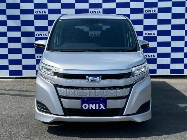 Toyota Noah 2021 Silver