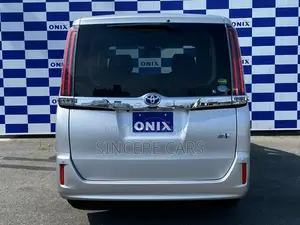 Toyota Noah 2021 Silver