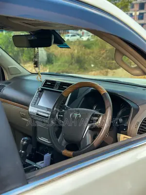 Toyota Land Cruiser Prado 2.7 2018 Pearl